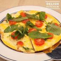 【動画】卵とチーズでカリカリピザ #delishkitchentv